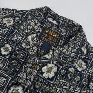 Vintage Woolrich Mens Medium Short Sleeve Button Up Shirt Floral Fish Print